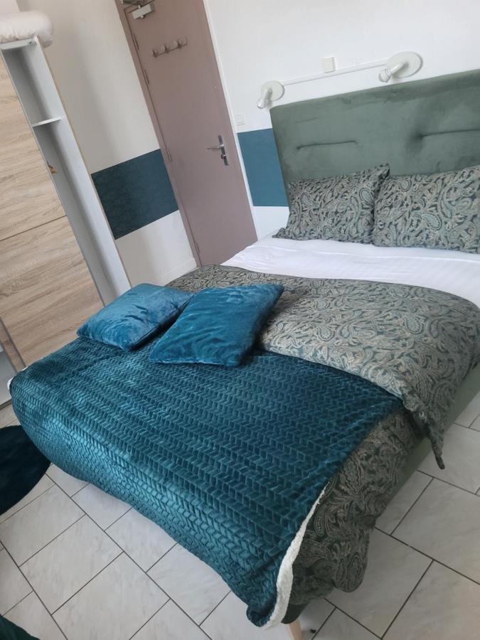 Готель Akwaba Chez Ouli Levens Екстер'єр фото